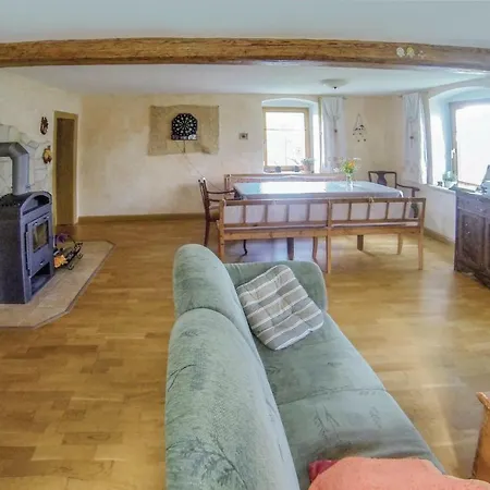 Two-bedroom In Zeulenroda-triebes *